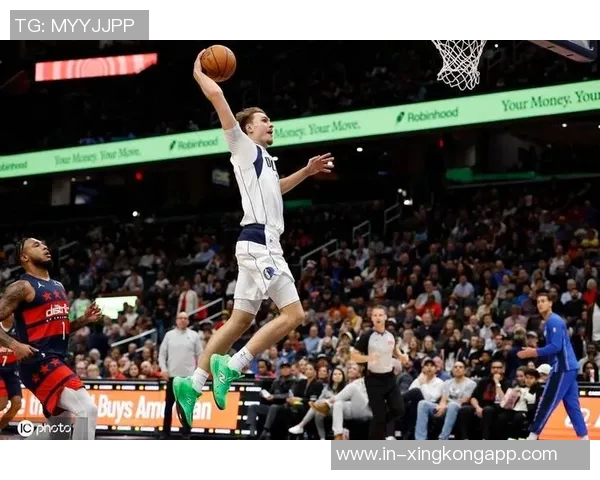 独行侠主场球迷高呼炒掉哈里森赛末段情绪激动难以释怀