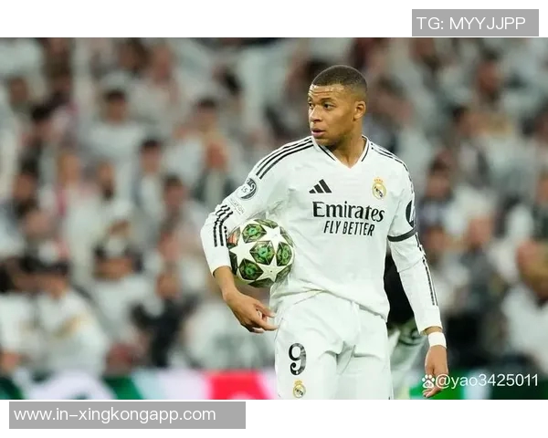 姆巴佩领奖后与队友离场阿森西奥劝其不要前往列队致敬 姆巴佩领奖后与队友离场阿森西奥劝其不要前往列队致敬